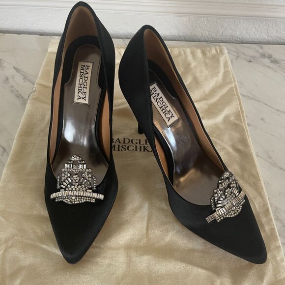 Badgley Mishka Daryn Jeweled Black Satin Pump. Size 7.5 - Picture 6 of 8